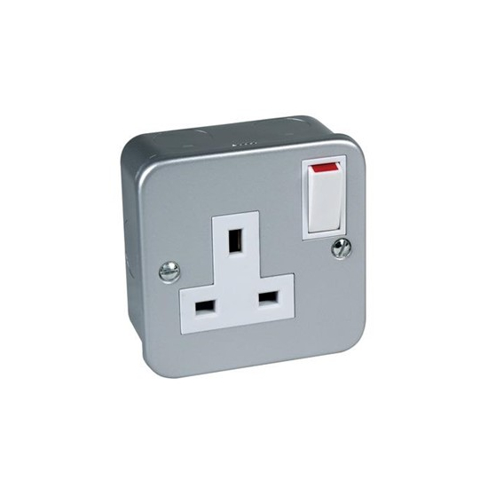 Axiom 13A Metal Clad Switched Socket Single
