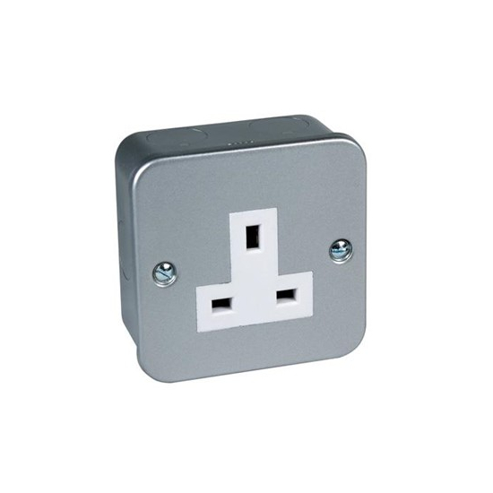 Axiom 13A Metal Clad Unswitched Socket Single